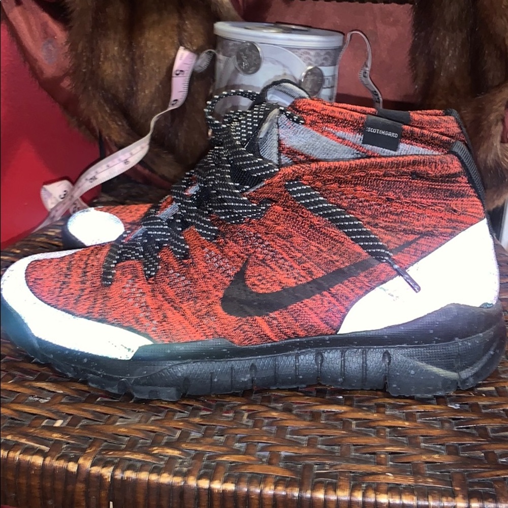 🌟🦅🦁ICONIC Nike Chukkas size 8 Statement Piece